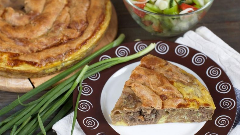 Маленькая фотография блюда по рецепту «Мясной пирог по-турецки»