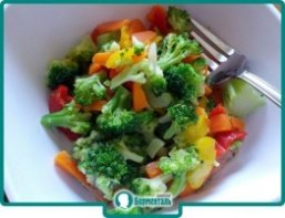 Маленькая фотография блюда по рецепту «Салат овощной с цветной капустой»